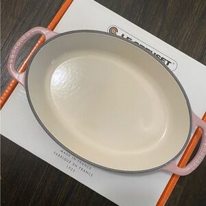 Le Creuset Sugar Pink Oval Cast Iron 1Qt baker BNIB *RARE*